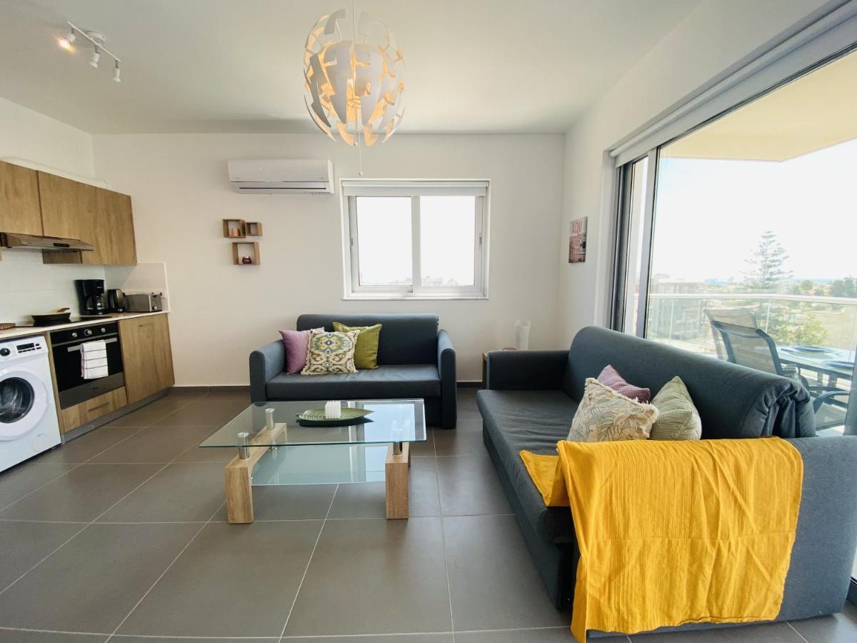 Silver Line 1-Bedroom Apartment In Larnaca Exterior photo